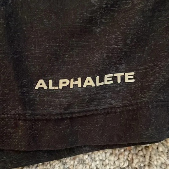 Alphalete unlined shorts medium - Picture 4 of 6